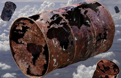 © Image: Planetsyria.org - Barrel bombs are locally produced weapons, typically 300 to 600 kilograms. They are constructed from “large oil drums, gas cylinders, and water tanks, filled with high explosives and scrap metal to enhance fragmentation, and then dropped from helicopters usually flying at high altitude,” according to the HRW report. MPC Journal