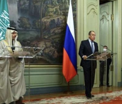 وزير الخارجية السعودي يبحث سوريا واليمن وليبيا مع نظيره الروسي